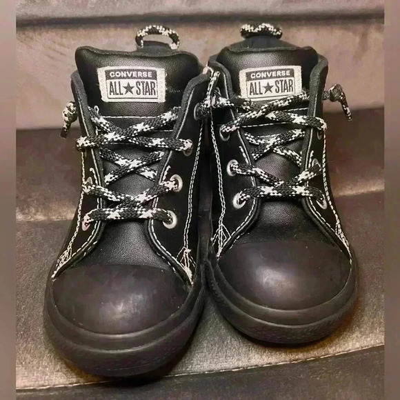 Black Leather Converse Toddler Size 9c - Picture 2 of 5